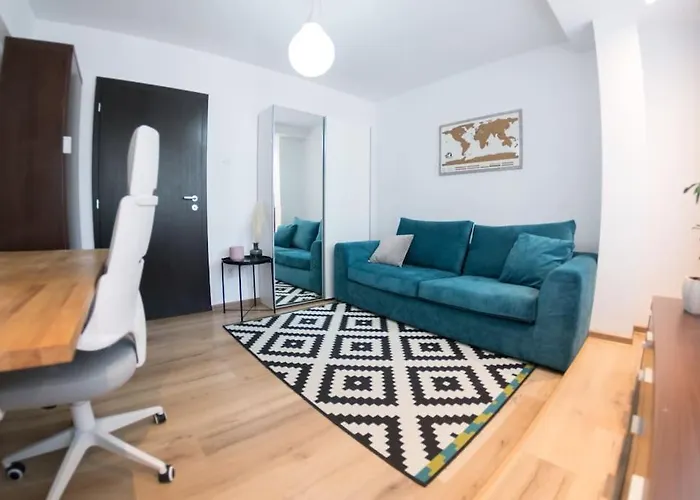 Central Oasis * بوخارست